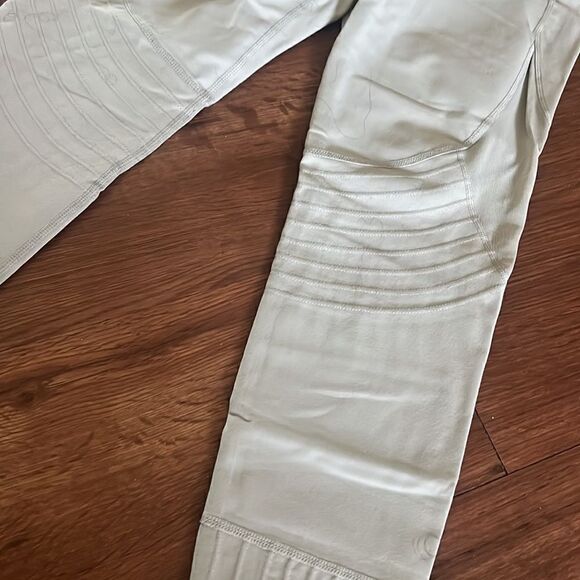 BRAND NEW - Never Worn NWOT - Workout Compression Leggings - Size Medium - Picture 2 of 7